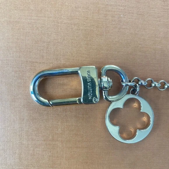 Louis Vuitton Fleur de Monogram Bag Charm Chain - Picture 5 of 6